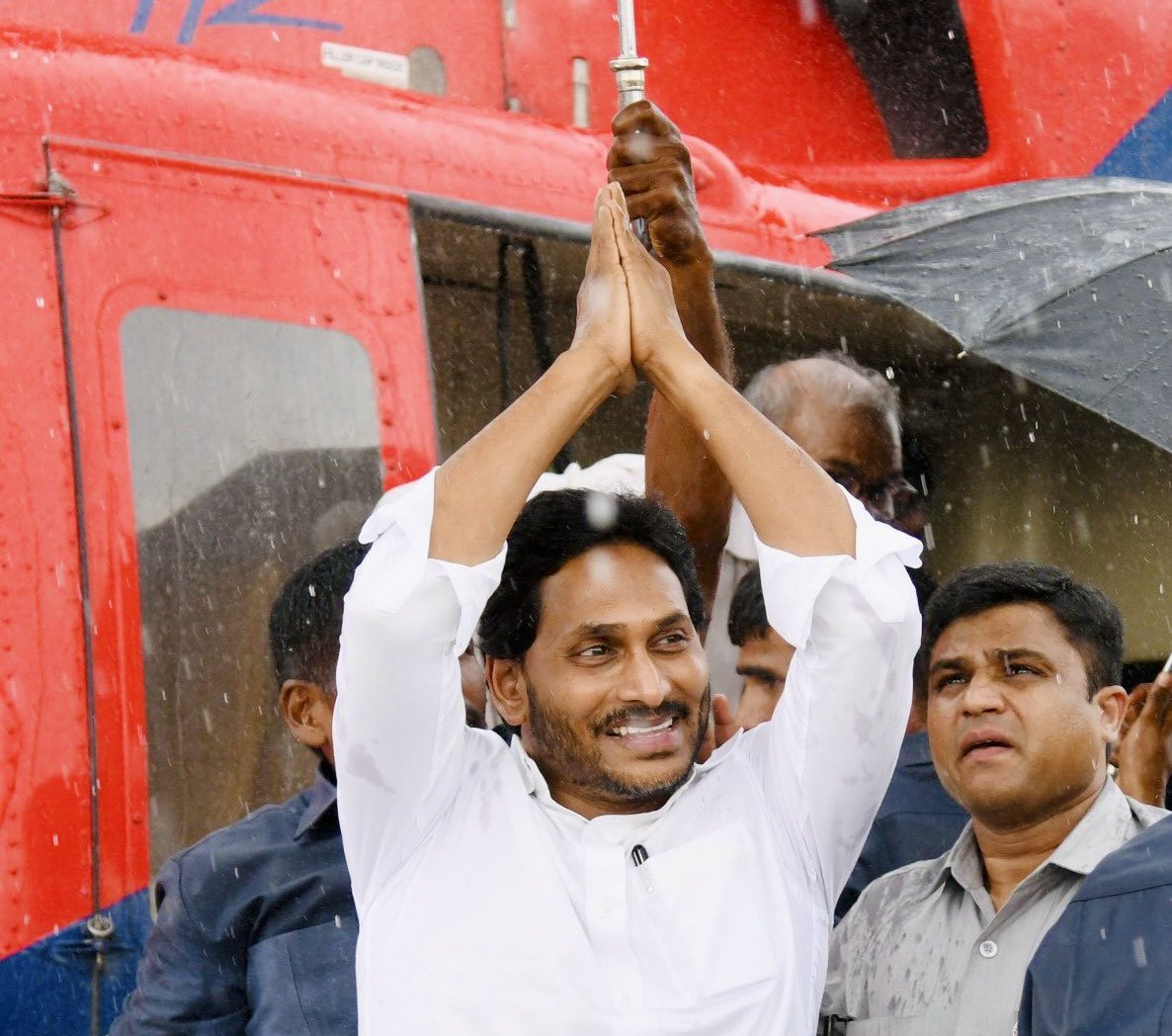 In @ysjagan’s term, there has been sufficient rainfall.

Where ever he now goes, rain accompanies him, giving us a clear indication who’s winning the elections!

Conversely, during @ncbn’s term, the state witnessed severe drought, he’s such a bad energy to the state.

#VoteForFan