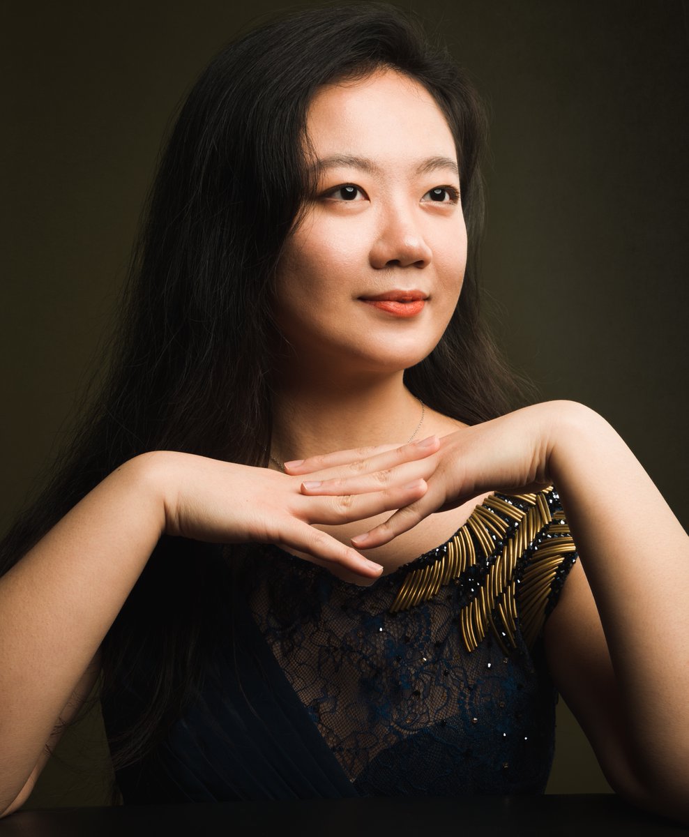 DISCOVER
Quanlin Wang

Winner of the prestigious Santa Cecilia Intern. Piano Competition and renowned for her extraordinary talent, she's hailed as "a special, talented, and brilliant pianist." 

Listen to Quanlin's latest masterpiece, "Fantaisies," :open.spotify.com/intl-es/album/…