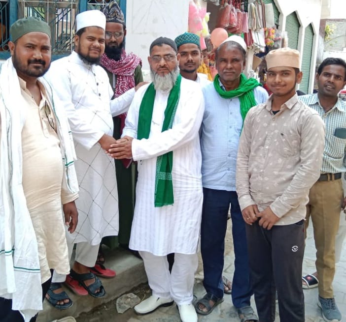 AIMIMmariahu's tweet photo. #AIMIM_JAUNPUR 
चुनाव निशान #लिफाफा 
73 जौनपुर #PDM प्रत्याशी जनाब शाह आलम ने मुंगराबादशाहपुर के नरगहना,मुंगराबादशाहपुर बाजार,सरायबीका बाजार में लोगो से जन संपर्क किया। https://t.co/h80VGJ1Sq8