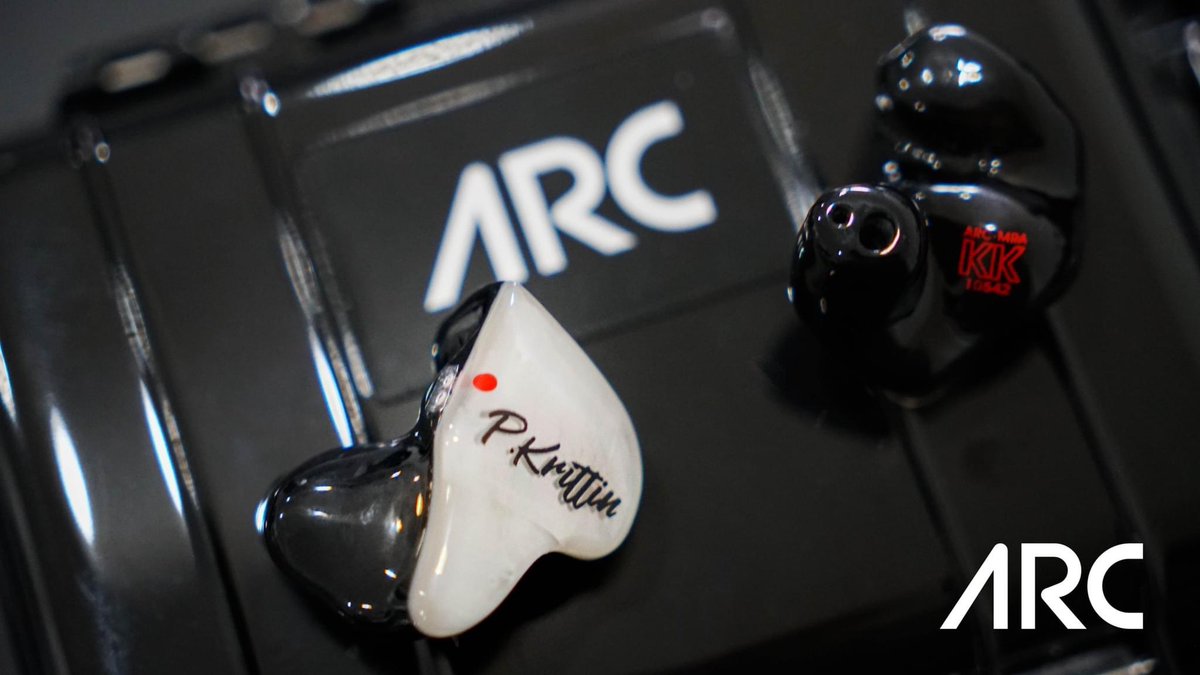 แบบ In-Ear ที่น้องพูห์ได้เลือกแบบด้วยตัวเอง มีการเปลี่ยนสีนิดหน่อย เป็นความต้องการของน้องเลย @ppoohkt หวังว่านู๋จะชอบ In-Ear นี้ และใช้มันให้คุ้มค่าที่สุดนะค้าบ ❤️ ขอบคุณทุกคนที่มีส่วนร่วมจะเล็ก จะน้อย จะมาก ก็ต้องขอบคุณมากๆ - ขอบคุณ @April_m1704 น้องคนแรกที่แนะนำให้เราอยากจะทำ