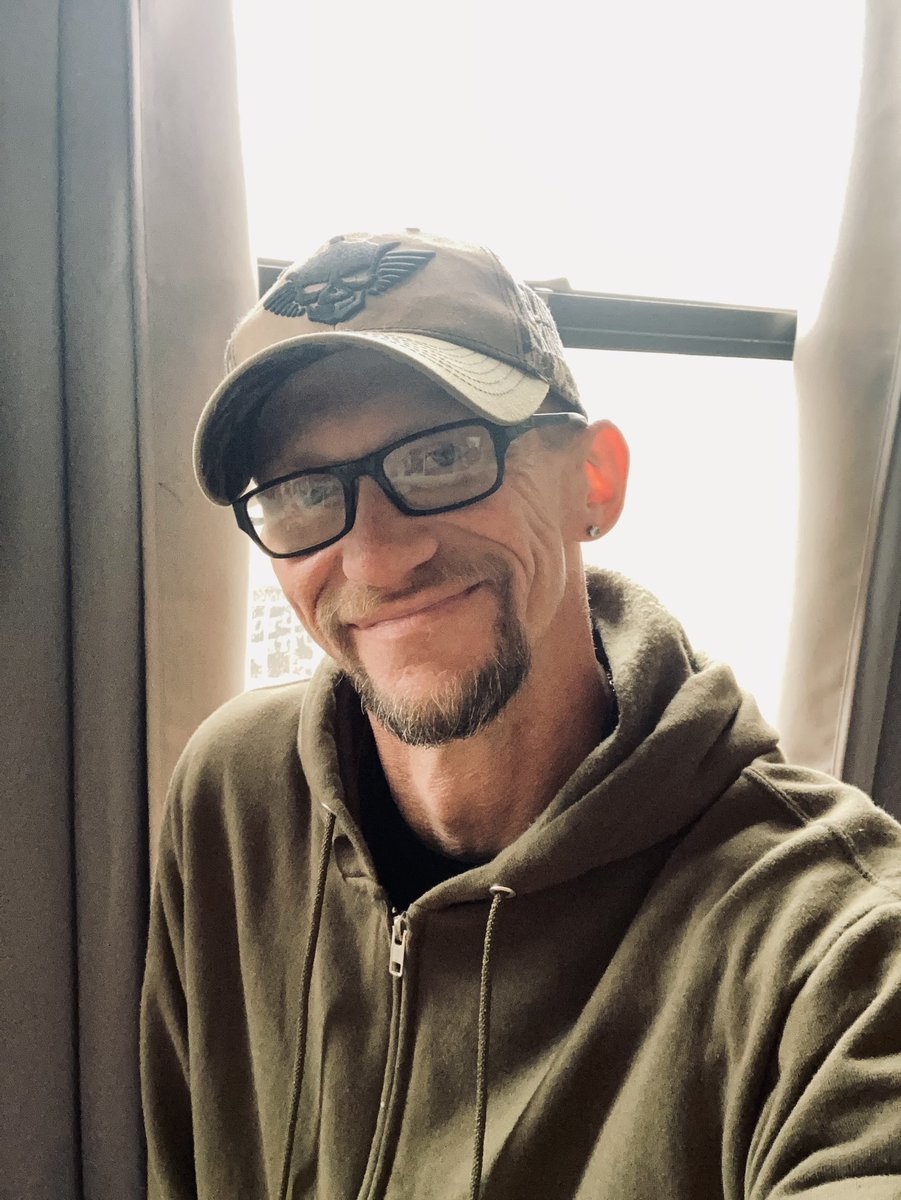 jhcowboy3's tweet image. Good mornin y’all! Happy Friday! Today marks 4 years and 3 months off of the sauce so there’s that. Have a great day everyone 🤙🏻💪🏻💯👑 #NoBooze #YeahBro