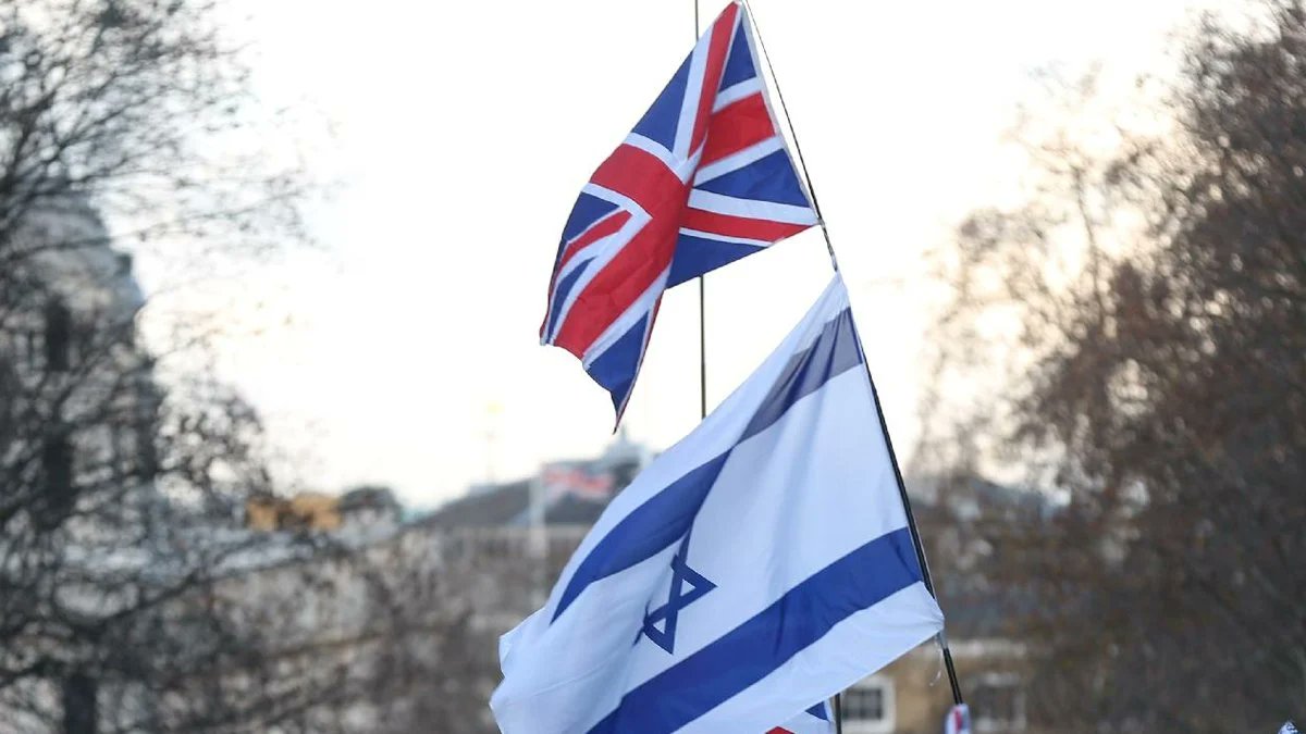 İngiltere’den kafa karıştıran ‘İsrail’ açıklaması! Saldırılarına karşıyız ama silah satmaya devam edeceğiz furkannews.com/ingiltereden-k…