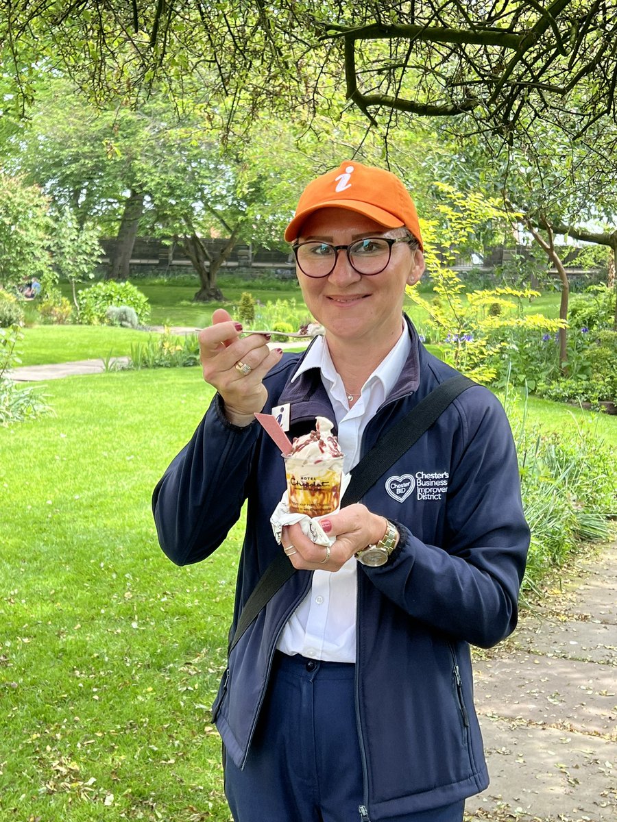 ChesterBID's tweet photo. Be as happy as Monica, our City Host, by treating yourself to @hotelchocolat Limited Edition Mango and Raspberry Sundae!๐ฆ๐
(20% off if you have a https://t.co/OLW620bJBW card)
๐ Northgate St
๐๏ธ Accepts #ChesterGiftCard
#chester #experiencechester #cheshire #hotelchocolat https://t.co/yLHfcr6Bob