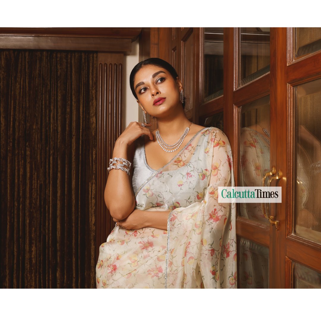 The gorgeous Bibriti Chatterjee posed for CT's lens for an exclusive Akshay Tritiya shoot ✨ Pic Credit: Tathagata Ghosh #akshaytritiya #bibritichatterjee #exclusiveshoot #jewellery