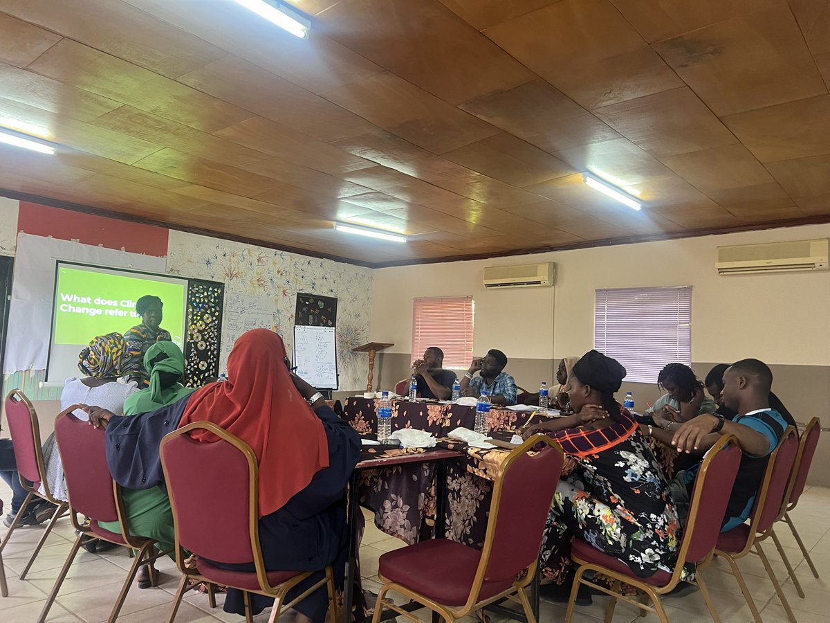 As the  IST -1 concludes tomorrow,  our country office liaison mareme ndour takes  the volunteers through a session on climate change , which is a very important part of the training as CorpsAfrica Gambia affirms its stand on its Green initiative . 

#ThisIsCorpsAfrica 
#ist1