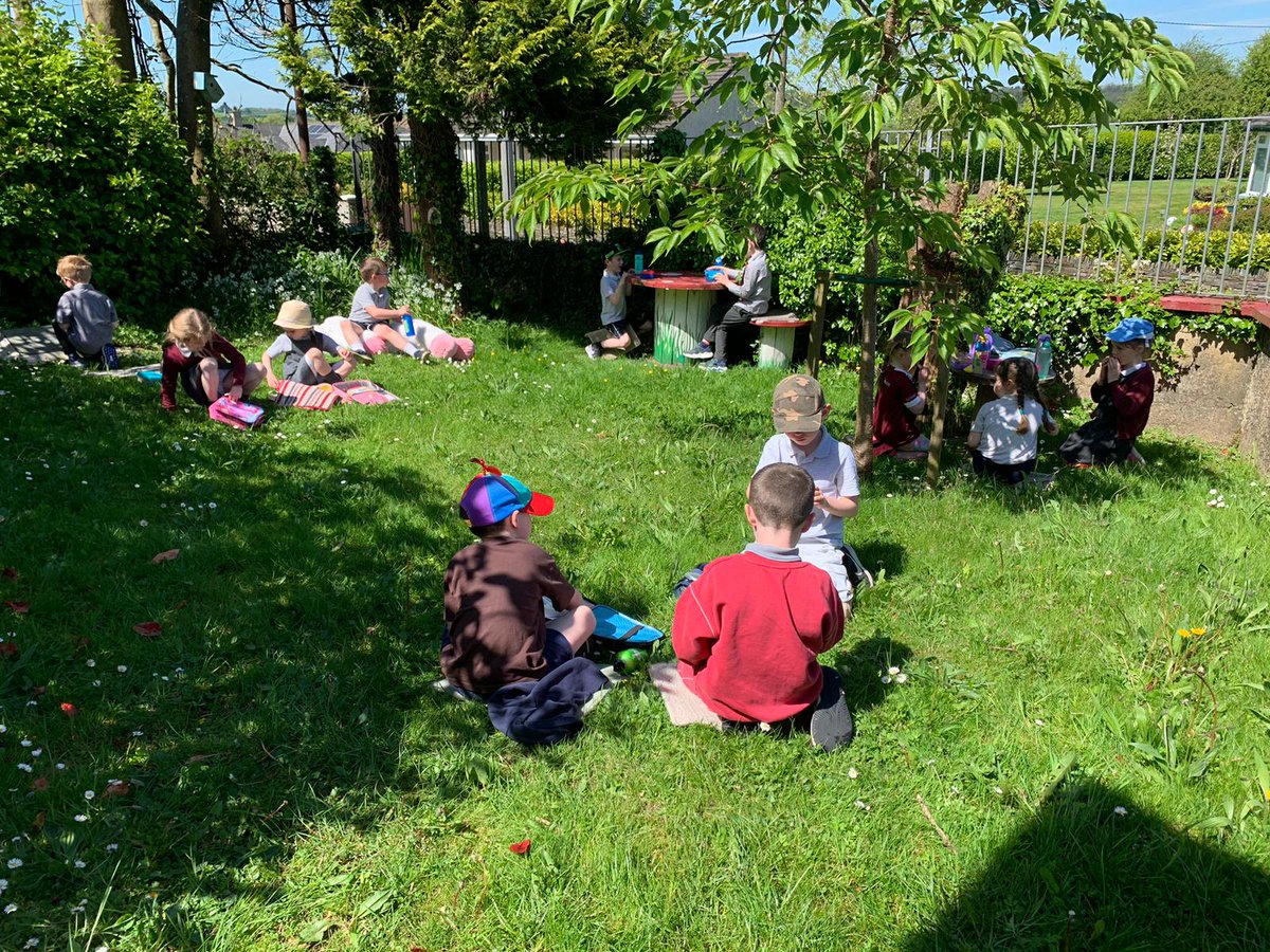 We hope you're all enjoying this sunny Friday as much as we are! 🌞 Picnics and happy chats in the dappled sunshine 🌞 #FridayFeeling #joy #Summer #Samhradh #AmuighFaoinSpéir #Cork #School #friends