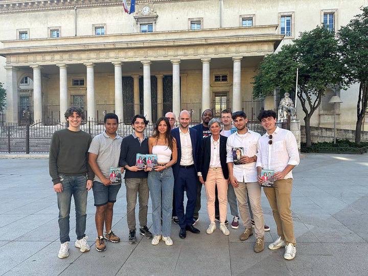 Hier de #Marseille à #Aix les jeunes de la majorité étaient au rendez-vous pour la #JourneeDelEurope ! 🇪🇺✨ Merci à nos députés et aux ministres @SabrinaRoubache, @jnbarrot et @CBeaune pour leur présence ! 💪🏼☀️🌊 Le #9juin nous avons @BesoindEurope avec @ValerieHayer ! 🔥