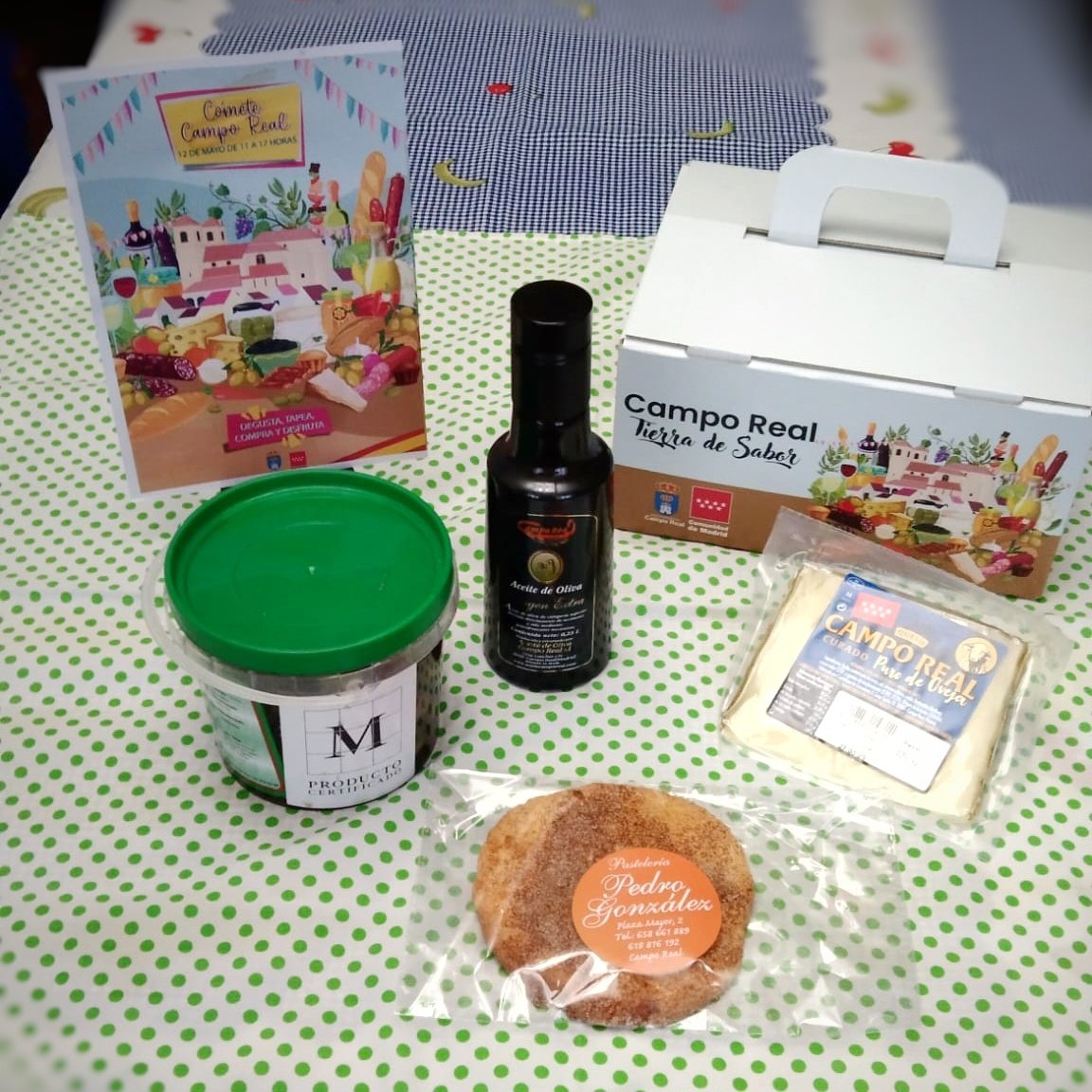 12/05: Feria #CometeCampoReal

Este finde saborearemos #CampoReal gracias a una cesta que nos ha llegado a casa de lo más apetitosa. 

Más de 30 productores se darán en la Plaza Mayor de la localidad: 🧀 , sus famosas aceitunas, 🫒, repostería y 🍯

instagram.com/p/C6yOqLqIEU8/…
