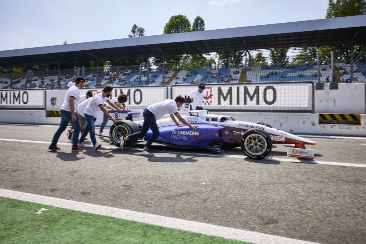 lucarallo's tweet image. #Mimo, Milano Monza Motor Show 2025: dal 27 al 29 giugno in pista anche le monoposto a guida autonoma

Sulla nuova pista di Formula 1 è attesa la #IndyAutonomousChallenge la sfida tra le AV-24 

Ne parlo su @_theStorySquare
bit.ly/mimo2025