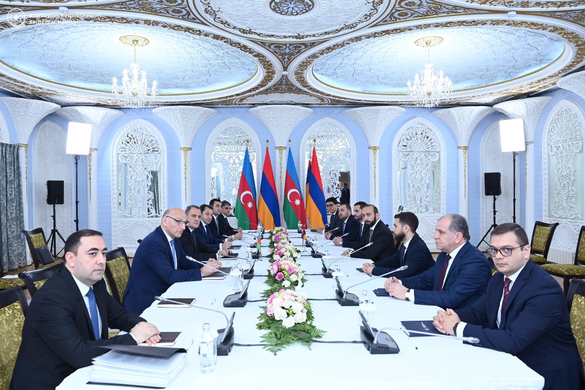 Happening now: Bilateral meeting between Ministers of Foreign Affairs of #Azerbaijan and #Armenia, @Bayramov_Jeyhun and @AraratMirzoyan over the draft bilateral Agreement on the Establishment of Peace and Interstate Relations, has just started in #Almaty, #Kazakhstan.
