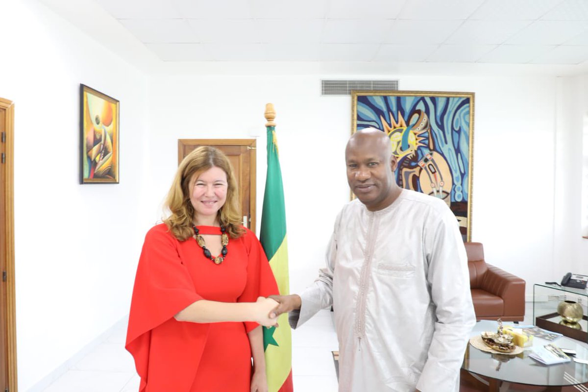 Merci 🙏 au Ministre @santegouv_sn Dr Ibrahima Sy pour un excellent échange sur la santé néonatale et infantile, l'adaption au changement climatique, l'importance de la prévention et de l'approche communautaire, et le financement du secteur. Pour chaque enfant, la santé 💙