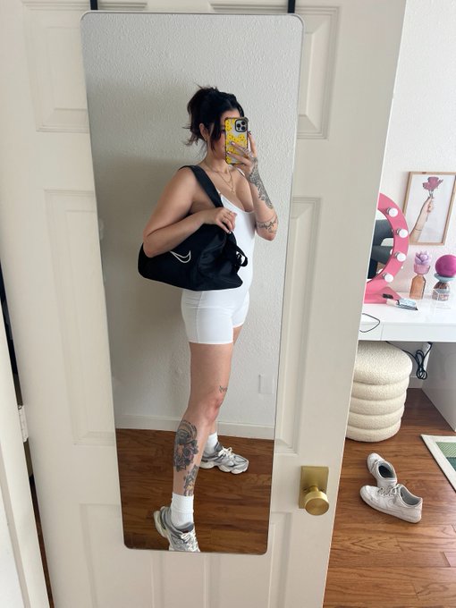 About to get hot and steamy&hellip; at the gym&hellip; obviously guys what else would I mean🤪 https://t.co/Sy2OZXH