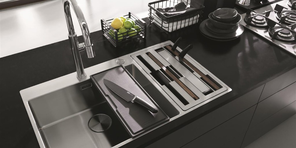 From sinks and taps to appliances and waste management systems, specifying products from a single manufacturer ensures an integrated design approach and keeps kitchen projects straightforward [AD] @franke_group #rjproducts #kitchens #kitchendesign ow.ly/5r4G50Rvxem