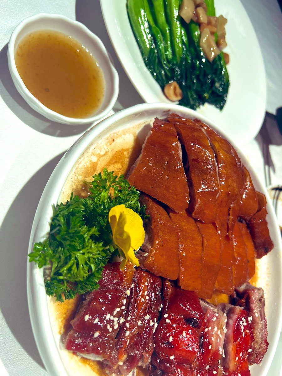lu_qianhui's tweet photo. 好久没吃烧鹅了 https://t.co/Lipqa7Nnfo