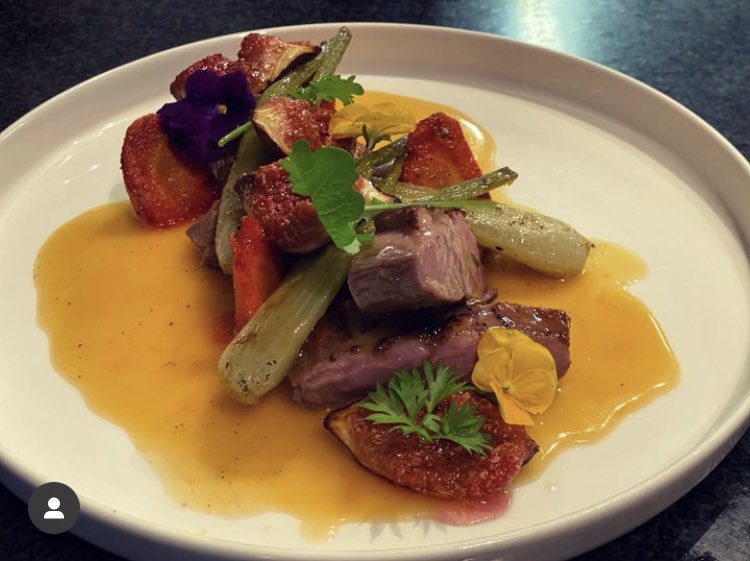 IngridLoos's tweet image. Van de winst van @denoppe in de @TourdAmbiance moet dat makkelijk kunnen. Zelf ben ik geen moeilijke eter: stukje eend, chocomouske … #rapcontent