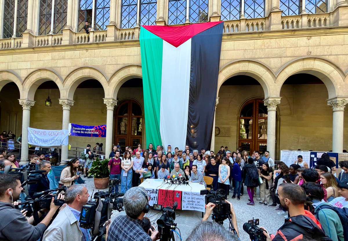 Acampada per Palestina Barcelona 🇵🇸 tweet media
