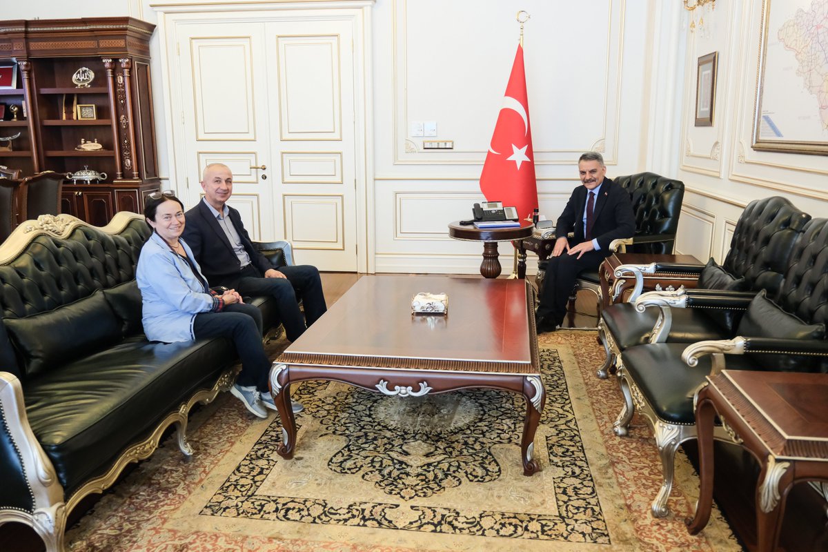 Muğla Vali Yardımcısı İsmail Soykan, Valimiz Mehmet Ali Özkan’ı ziyaret etti. Valimiz Özkan, ziyaretinden dolayı Soykan’a teşekkür etti.