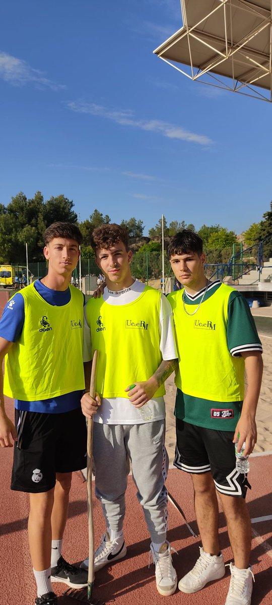 FPUCAM's tweet photo. 📌Esta semana en el XVIII Campeonato de Atletismo UCOERM los alumnos de Enseñanza y Animación Sociodeportiva han ayudado como voluntarios
📢Han participado 2400 niños y niñas de 49 centros educativos
#formacionprofesional #ucamfp #atletismo #campeonato https://t.co/GfwBmPabvT