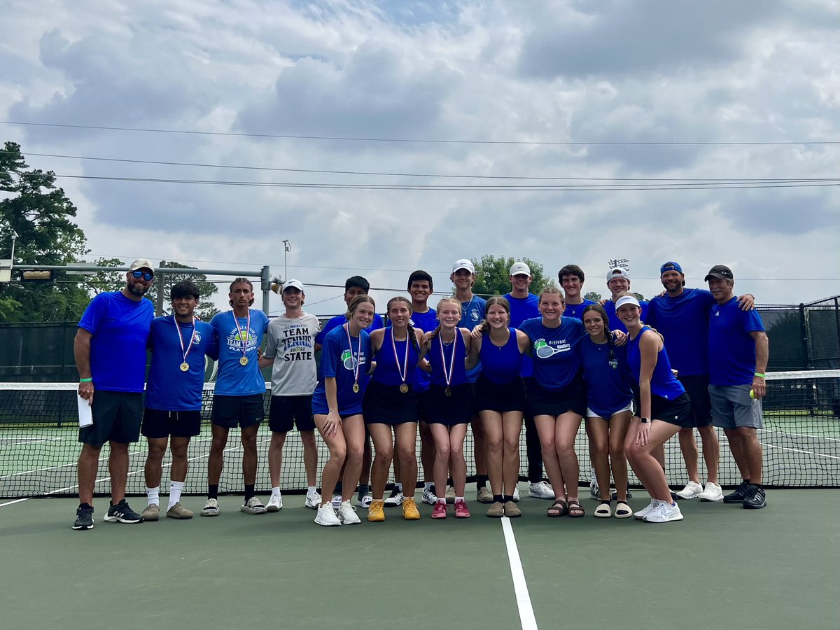 🎾 The Lindale Eagles Tennis team members who qualified for Regionals, competed in the Region 2 Spring UIL Tennis Tournament the past two days with tremendous success. 4 players have qualified for the UIL State Tennis Tournament! 🏅