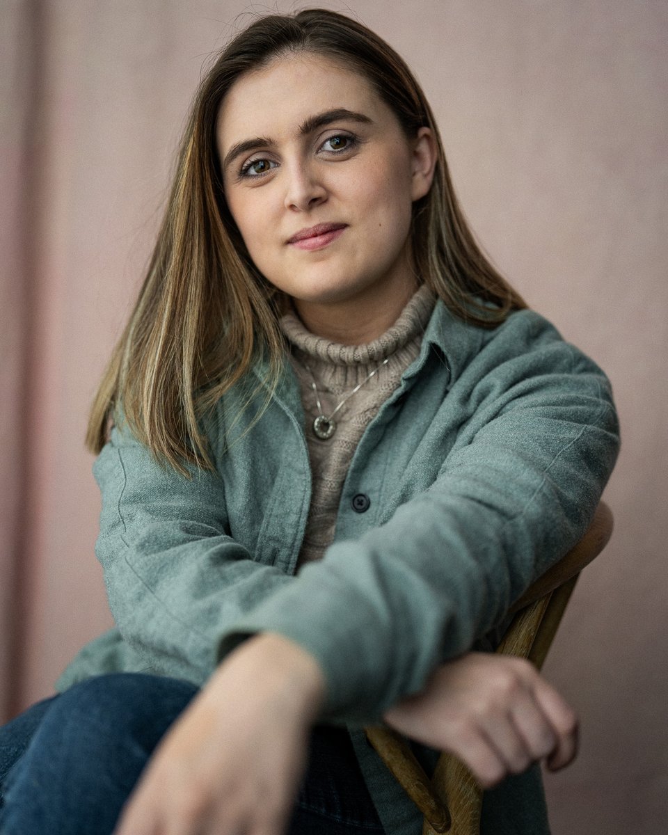 INTERVIEW with @kiapegg about playing Scarlett Kiernan in #BBCDoctors, her time as Jody Jackson in #TheDumpingGround and being a presenter on #SaturdayMashUp! tresamagazine.com/2024/05/10/kia…