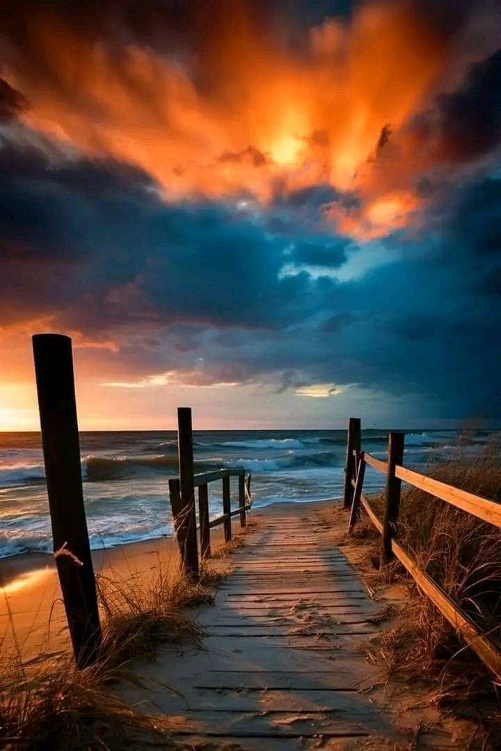 Wonderful sunset Ocracoke, North Carolina USA ..🌺..