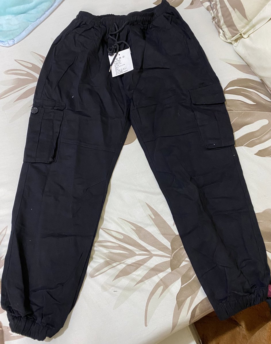 Pantalon Cargo à 7.000f 
Stock très limité ☺️
Merci de RT