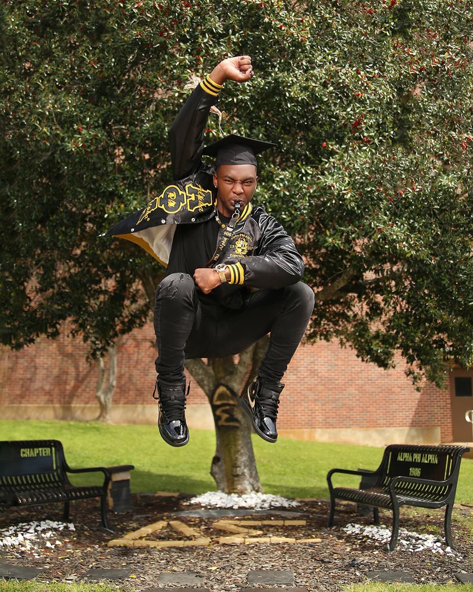College Days Swiftly Pass… 🤙🏾🎓

- Stroll Master 
- 22 Financial Secretary 
- 22-23 Chapter Vice President 
- Spring 23 DP
- 23-24 Chapter President 
- 2X District Chapter of the Year 
- Southwestern Region Chapter of the Year  

L.L YARΔRUNNERΣ 🦍