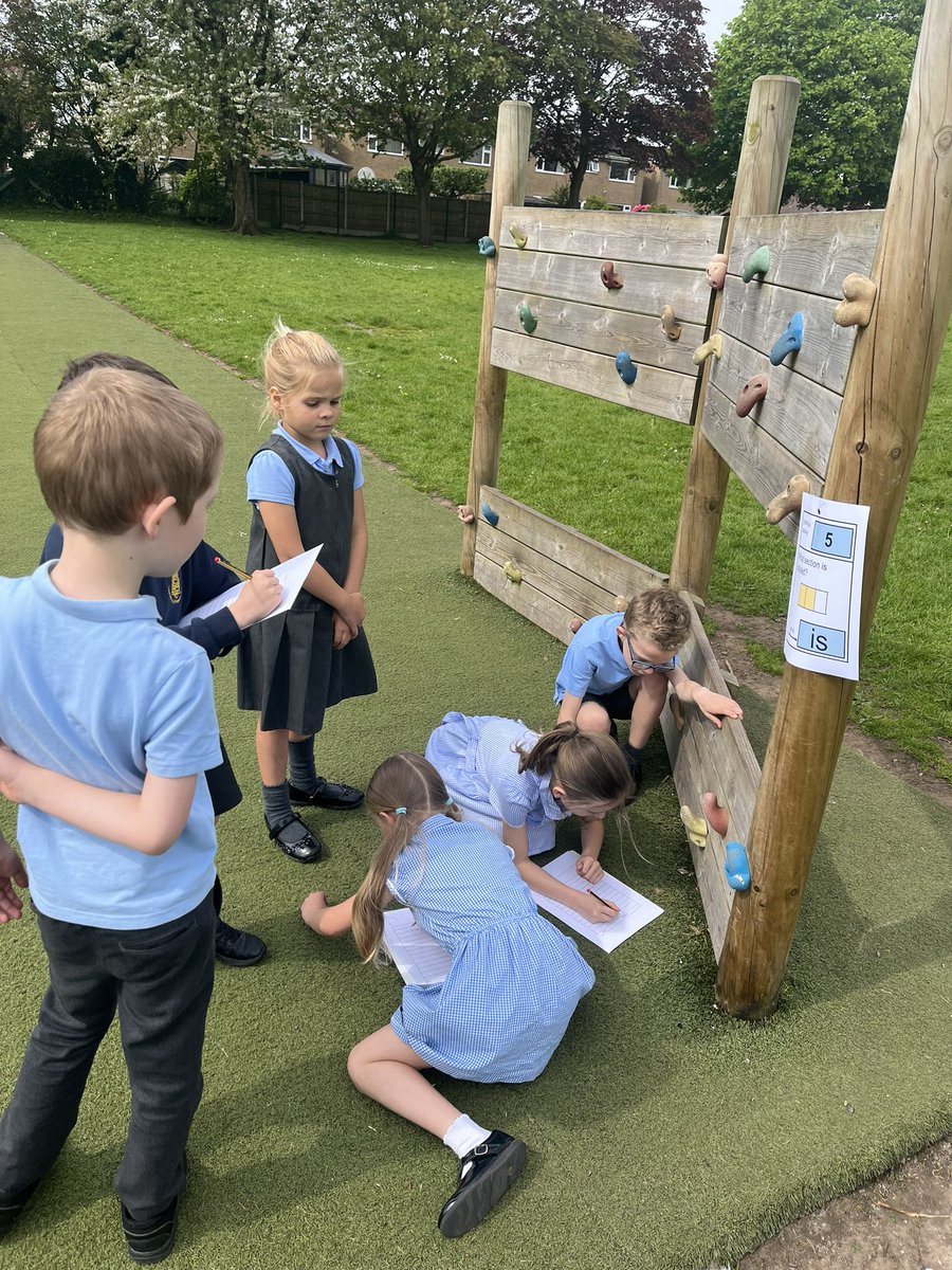 Miss Lowe tweet media