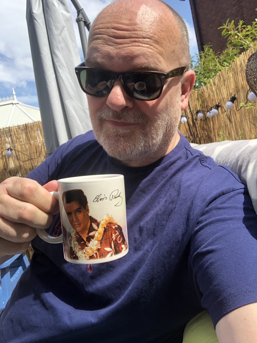 Aloha from..my back garden! The King and I having a post Bruce brew after last night’s phenomenal Belfast gig. If you’re going to Kilkenny, Cork or Dublin consider yourselves lucky lucky people. The Boss is better than ever! #BruceSpringsteen @springsteen @aikenpromotions