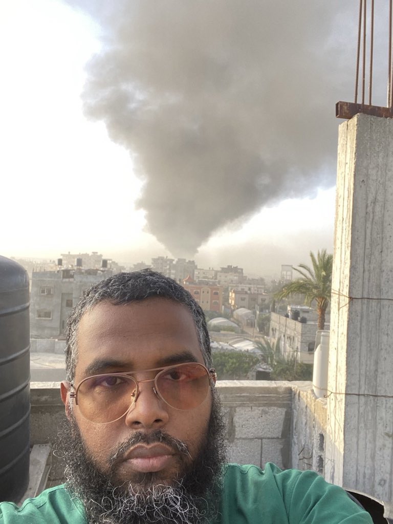 ahmedhijazee's tweet photo. الطبيب خالد من سلطنة عمان 🇴🇲.
أبى أن يغادر غزة وأصر على البقاء لتقديم يد العون والخدمات الطبية للمصابين. 
هذه هي النماذج الإنسانية التي نأملها.

لله درك يا دكتور. 🥼 https://t.co/ISet6CIo6w