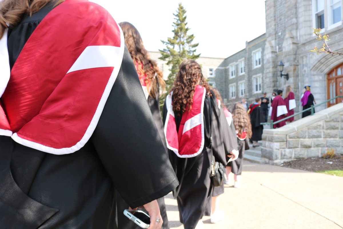The countdown to Spring Convocation is officially on! Learn everything you need to know in advance of your special day: smu.ca/graduation/ #WorldWithoutLimits #SMUGrads2024