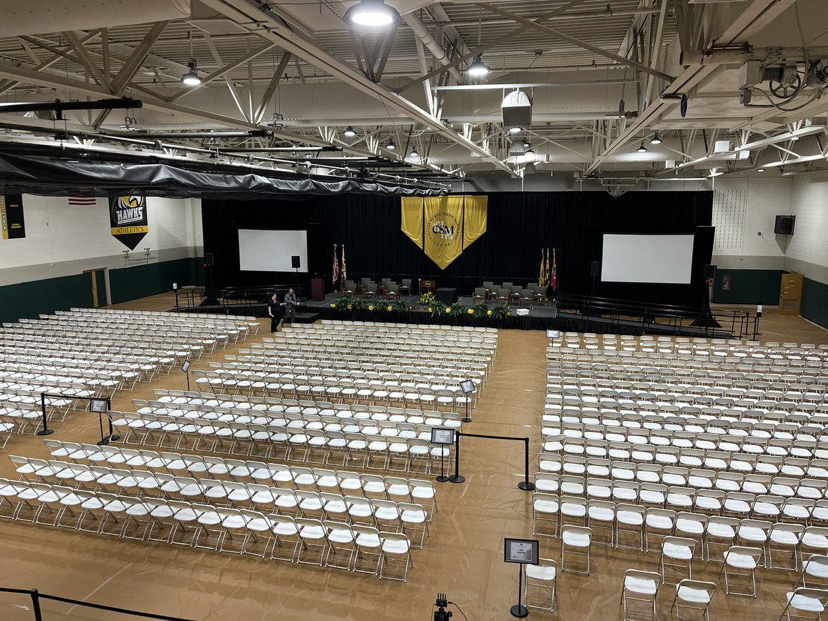 Today’s the day! We can’t wait to celebrate all day long with our graduates. 10 a.m.: School of Liberal Arts 1 p.m.: School of Professional and Technical Studies 4 p.m.: School of Science and Health Link for live stream: csmd.edu/csmgrad2024/in… #CSMGrad2024 #CSMHawks