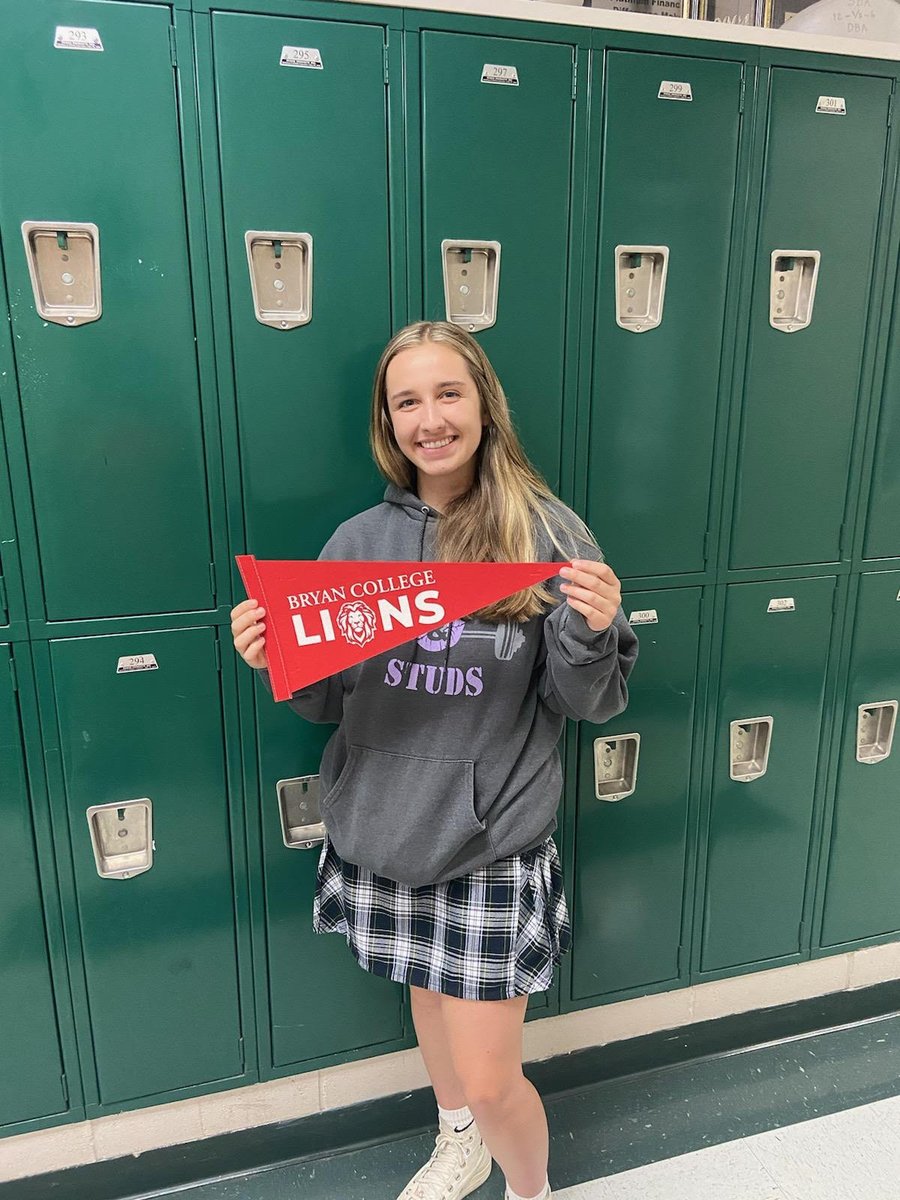 Congratulations to Ellie Tucker who is headed to @bryancollege in the fall. We are so excited for you and can not wait to see you become an outstanding nurse. #WeAreSilverdale #golions