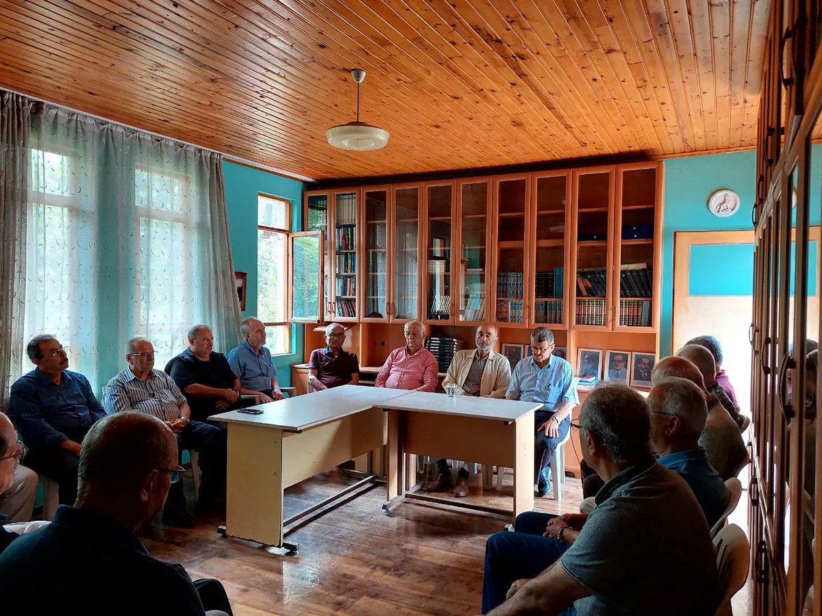 Üç yıl önce ebediyete uğurladığımız Dörtyol Türk Ocağı'mızın eski yöneticilerinden Saim Mete'nin sene-i devriyesi dolayısıyla ocak binamızda Yasin-i Şerif okuyarak aziz hatırasını yad ettik.

Allah rahmet eylesin mekanı cennet olsun inşallah.