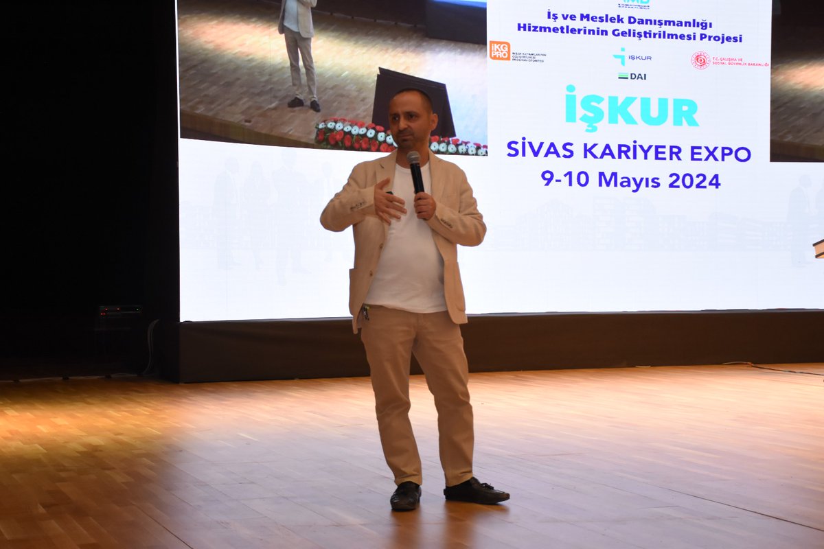 TÜRES Derneği Sivas Şube Başkanı İshak Kaan Usta 'İş Yaşamında Başarı Öyküsü' başlıklı sunumunu gerçekleştiriyor. #kariyerkapisi #istihdamdaisbirligi  #İŞKURdaİşVar #iskur #sivasiskur @TurkiyeIsKurumu