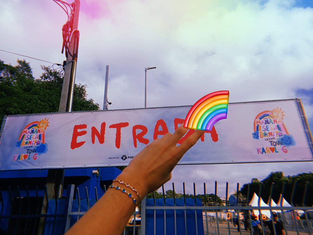_rlucaswho's tweet photo. já estou esperando na fila para o show da @karolg, vulgo LA BICHOTA #spserábonito #MBStour #mbs #msbbs #karolg 🧚‍♀️✨️✨️✨️✨️✨️ https://t.co/3KqLSviO71