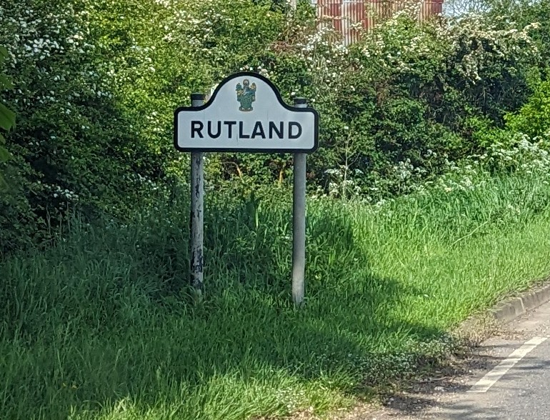 Off to a do in Leicester and encouraged Andy to drive a circuitous route from Market Harborough to Leicester so I could hear Rob Persani's Rutland and Stamford sound on DAB because I know it's such an important thing for him. Sounds great! Well done, Rob