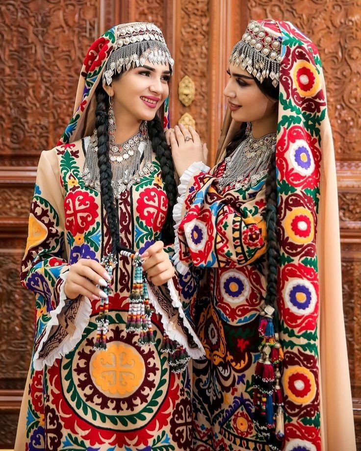 Each country boasts its own unique set of traditional attire, rich in history and cultural significance. Woven from the threads of history and heritage, each piece tells a story. This is a journey through some of Asia’s vibrant folkloric traditional clothing: