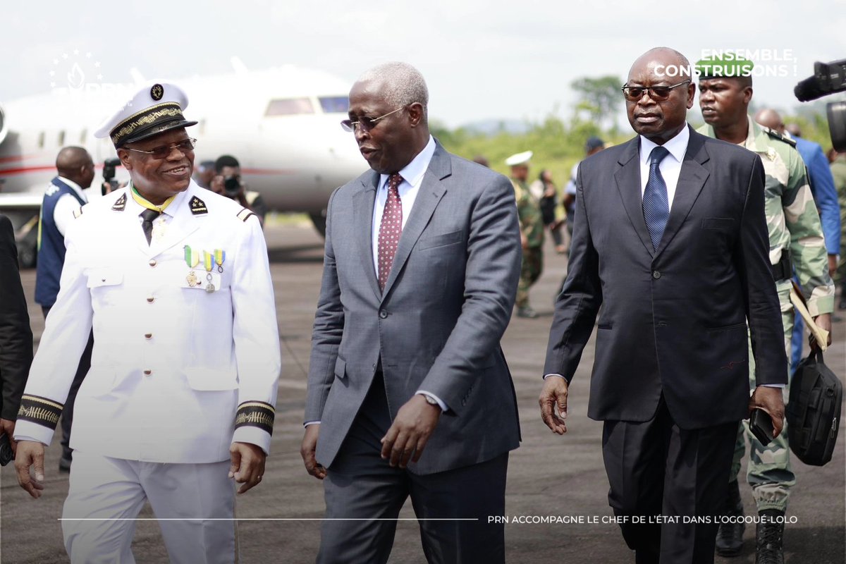 PrnGabon's tweet photo. Arrivée des membres du Gouvernement Gabonais à l'aéroport de KOULAMOUTOU.
.
. 
Raymond Ndong Sima  Laurence Ndong 
.
Ensemble, construisons !

#PRNGabon #CTRI #reconstructionnationale #GabonCulture https://t.co/5qQUYiMoAP
