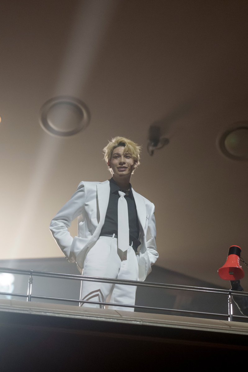 akabanehonekomv's tweet image. #ラウール さん ダンス世界大会進出
おめでとうございます🎊

映画『#赤羽骨子のボディガード』では
ダンス大会に出場する骨子を皆が守る！
という重要なシーンが❤️‍🔥🦴

まるでリンクしているような撮影中の一枚📸
世界大会での座長の活躍を
皆で応援しましょう🙌✨

#赤羽骨子
#それスノ @sore_snowman