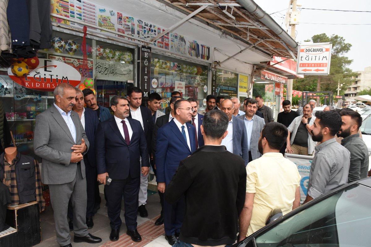 aslanalibayik's tweet photo. İlçemize ziyarette bulunan TBMM Başkan Vekilimiz Sn. @bybekirbozdag, İl Başkanımız Sn. @adelioglu63, Milletvekilimiz Sn. @malicevheri, Genel Merkez Yerel Yönetimler Bşk. Yrd. Sn. @mvkacar ile birlikte esnaf ve vatandaşlarımızla bir araya geldik. https://t.co/dir616HMsU
