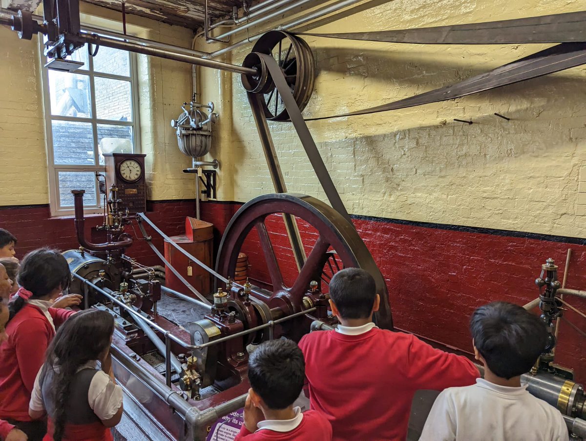 Year 4 had a fantastic trip to Bradford Industrial Museum today - they enjoyed seeing history brought to life! #weareSTAR