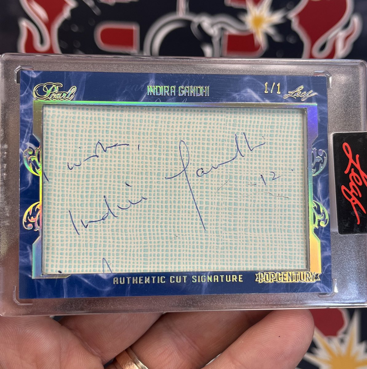 Indira Gandhi 1/1 Cut Signature Auto with a crazy pull from our @Leaf_Cards Metal Pop Century Breaks! 💥💥 #indiragandhi #india #cutsignature #oneofone #1of1 #groupbreaks #boxbreaks #casebreaks #thehobby #autograph #tradingcards #collect #like