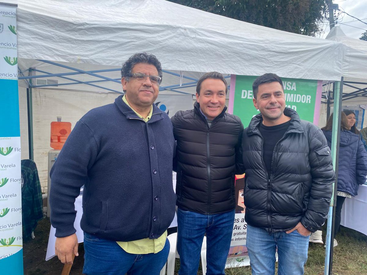 FLORENCIO VARELA

▶️ Desde nuestra delegación estuvimos presentes en la jornada Integral, realizada en el barrio Santa Ana, donde atendimos consultas de las personas que asistieron.

#DesarrolloTerritorialPBA