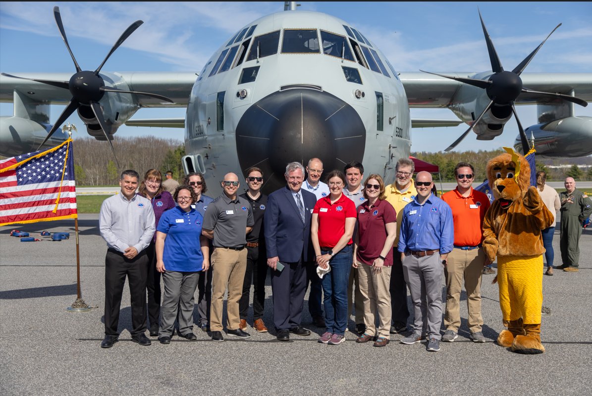 TheWxChief's tweet photo. @53rdWRS Do you miss the cool Maine Temperatures yet?  Hope it was a great week! https://t.co/iYEfk8csjA