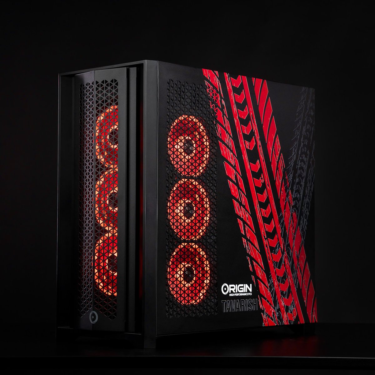 Check out this fully decked out monstrous PC we built for the incredible @theRealTavarish 💯