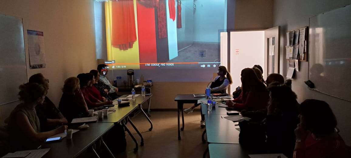 Recently, CCSYR’s staff and volunteers ran a group session around Red Dress Day for the English Conversation Circle clients at Newmarket Welcome Centre. #englishconversationcircle #NationalRedDressDay2024 # MMIWG2S #DEIB #everylifematters #ccsyr #yorkregion