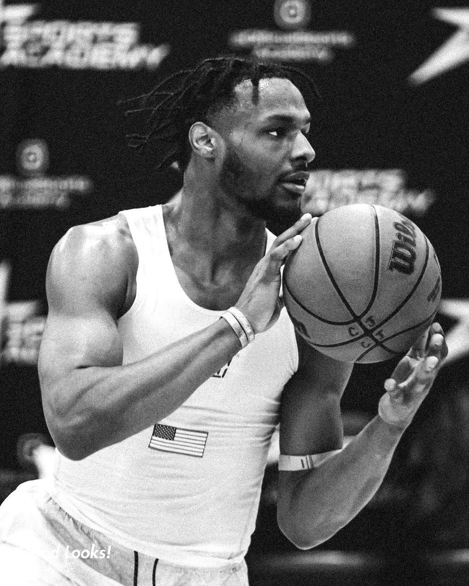 BronnyJamesJr's tweet photo. The Chosen One 👑 https://t.co/yYFIOaBfT8