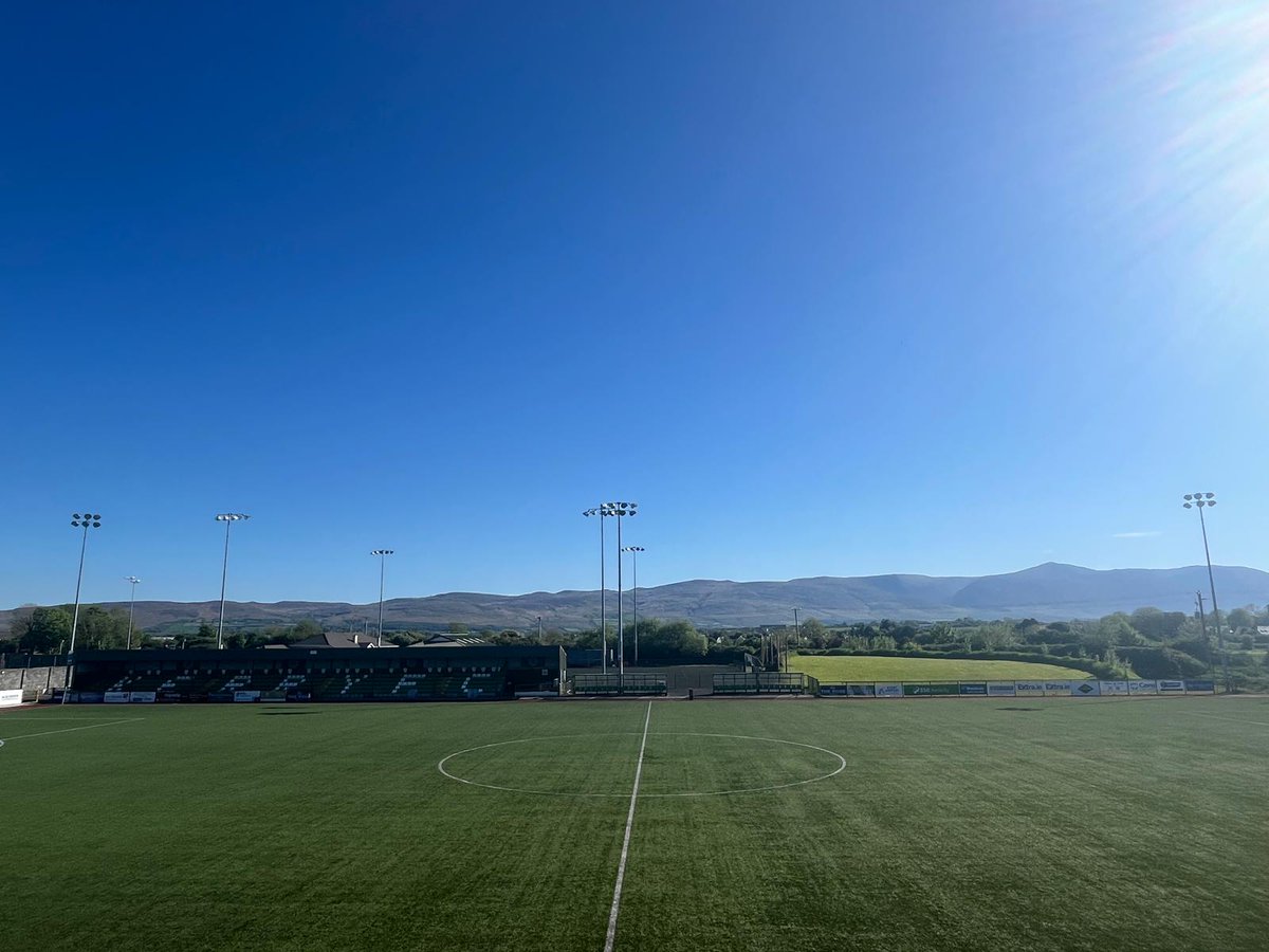 KerryFC's tweet photo. Costa Del Tralee ☀️☀️

A superb evening in the Kingdom! Get on down to Mounthawk Park, tickets available on the gate

#WeAreKerryFC https://t.co/NGm52DG6xw