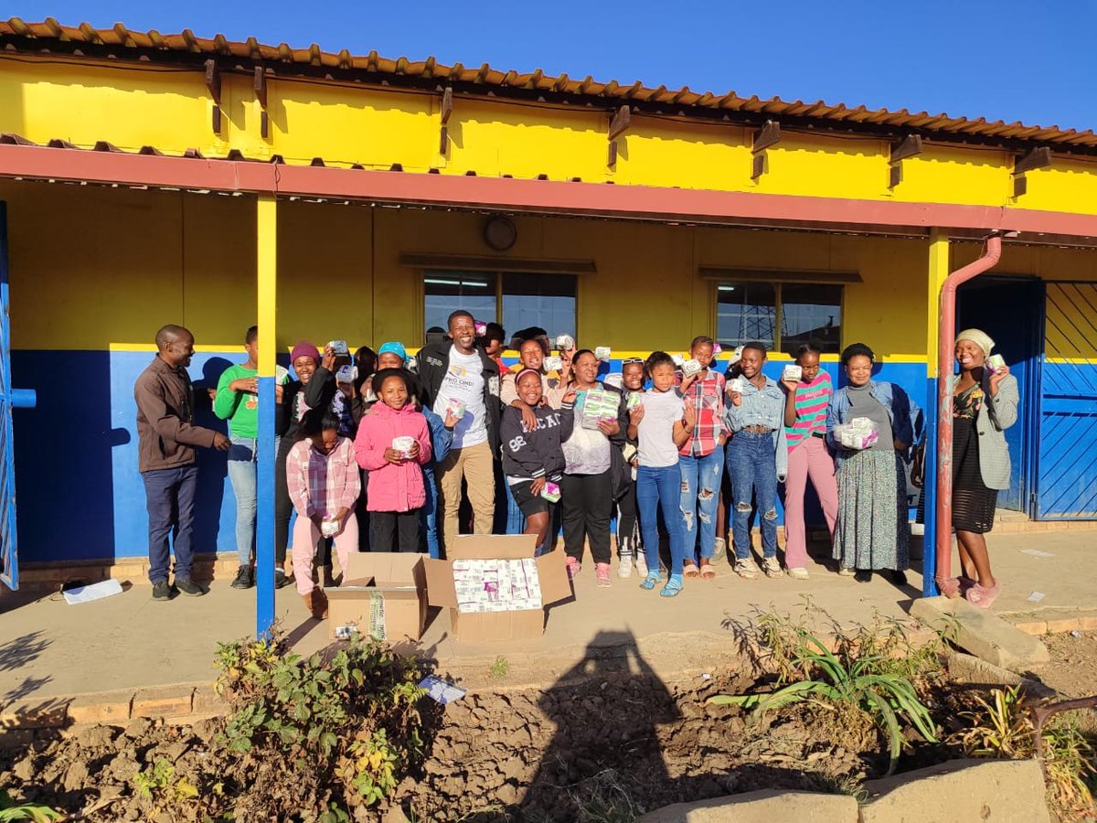 mcf_Foundation's tweet photo. Mpho Cindi Foundation took the initiative of donating 100 Sanitary towels to Arran Primary School as a token of appreciation and encouragement towards girls to strive for success in their studies.

@HWBFoundation 
@unfoundation 
@CyrilFoundation https://t.co/QiCDgfEMtg